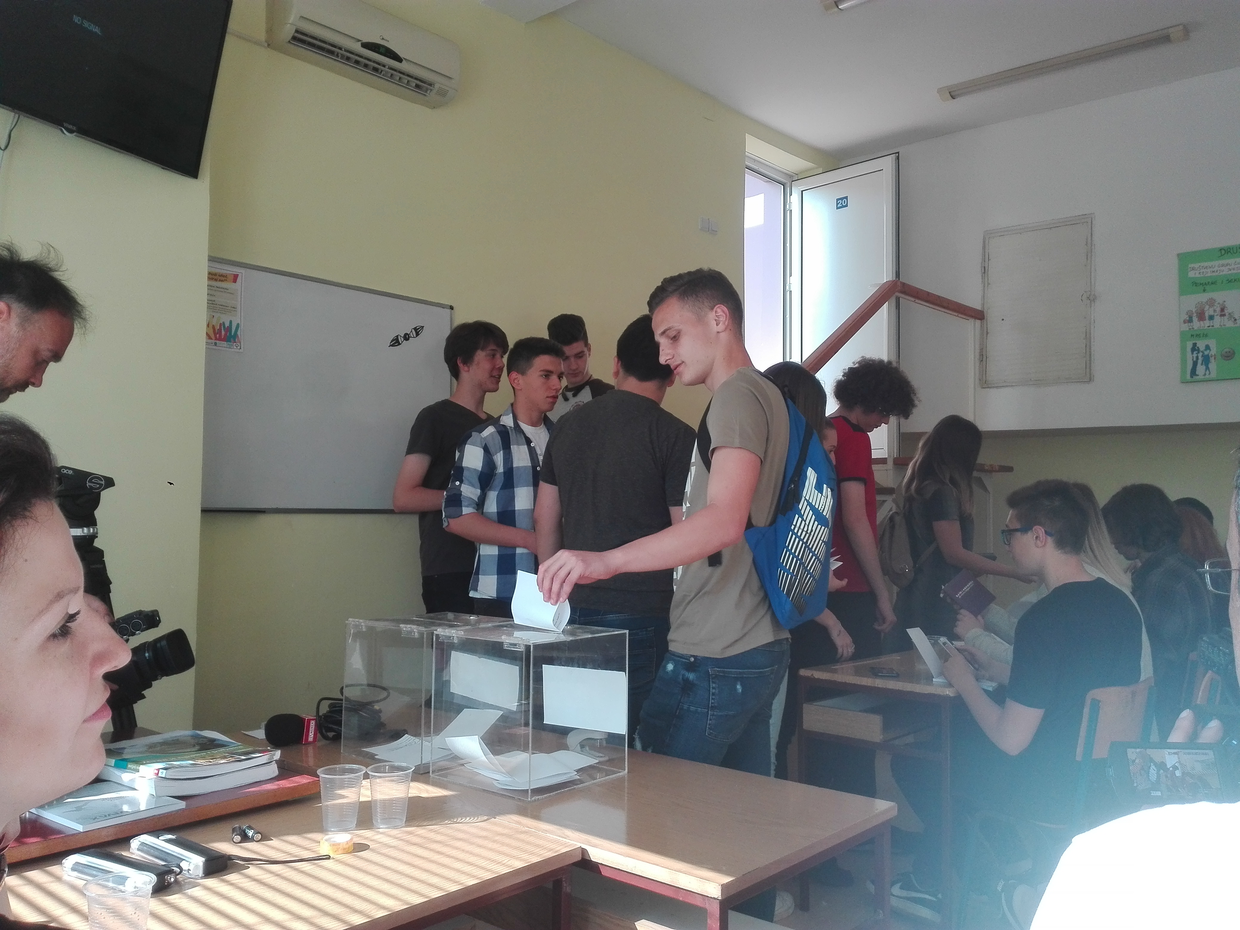 2018. Ne budi idiot, aktiviraj se! - Školski izbori