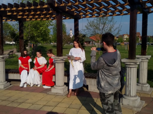 Young people from Kladovo shoot videos for the game "The Democracy code"